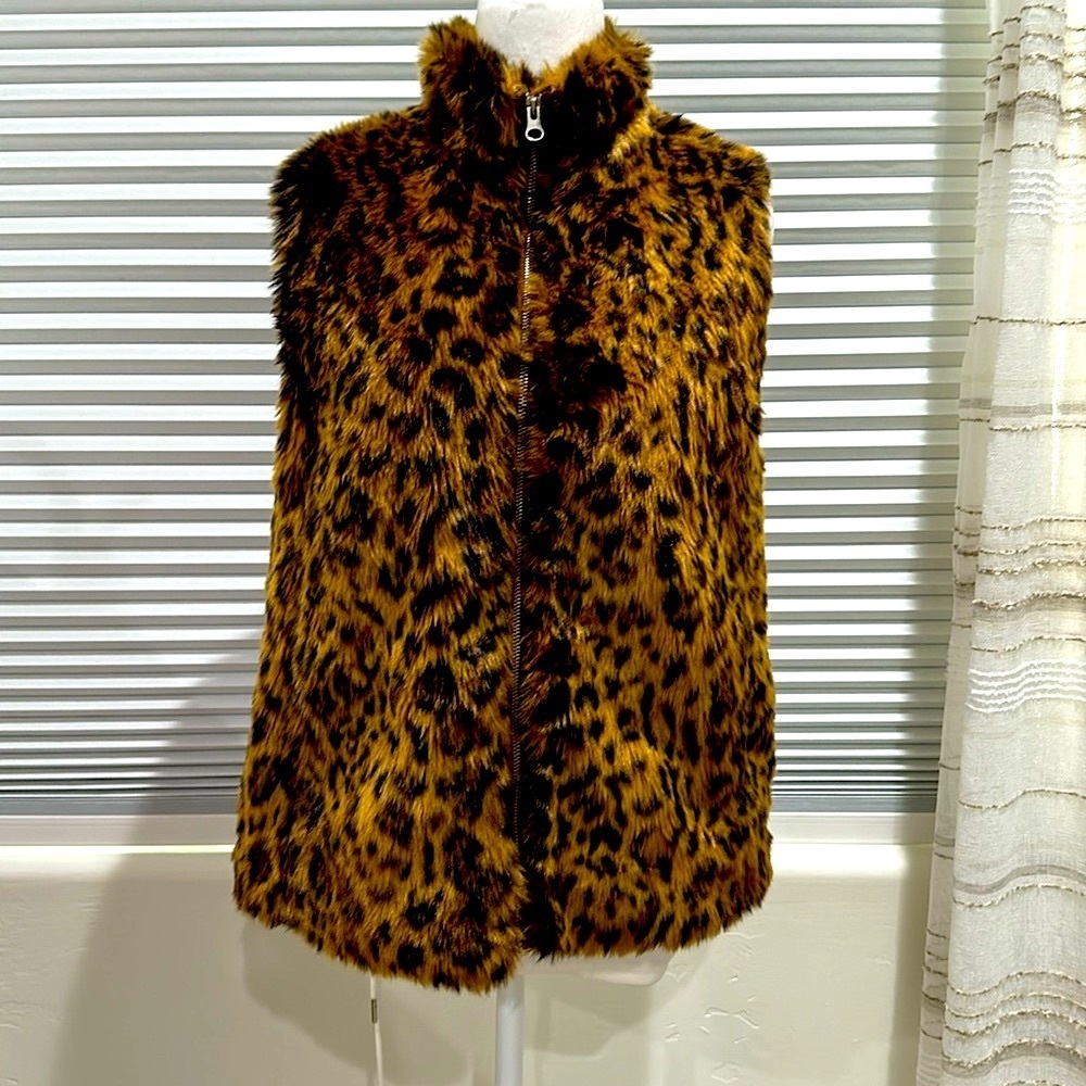J. Crew Leopard Print Fuzzy Vest - Picture 2 of 14